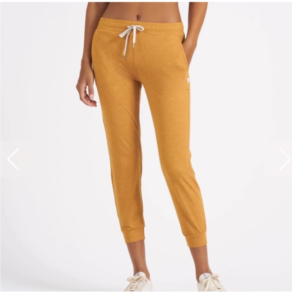 Vuori Performance Jogger Women's DreamKnit Joggers